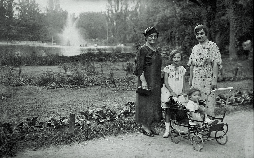 Η ζωή της Ελένης Γλύκατζη – Αρβελέρ: «Νίκησα τις φοβίες μου με τη στολή της πειθαρχίας»-7