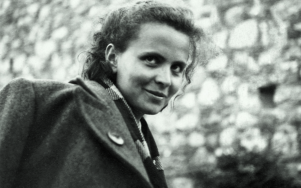 Η ζωή της Ελένης Γλύκατζη – Αρβελέρ: «Νίκησα τις φοβίες μου με τη στολή της πειθαρχίας»-9