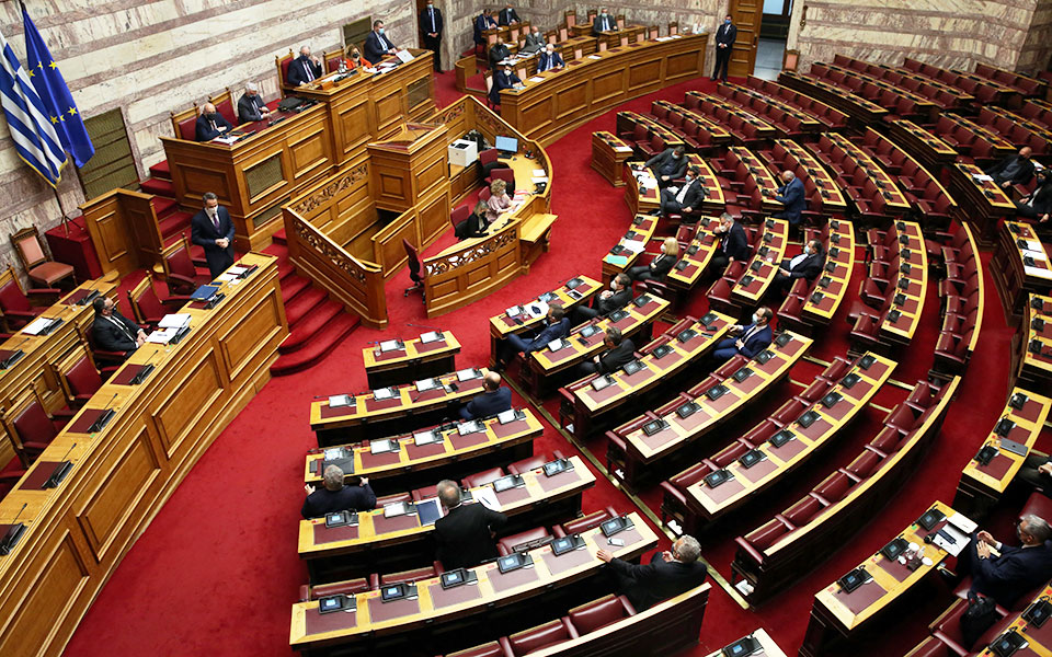 φ-γεννηματά-αχρείαστα-lockdowns-ακορντεόν-561317047