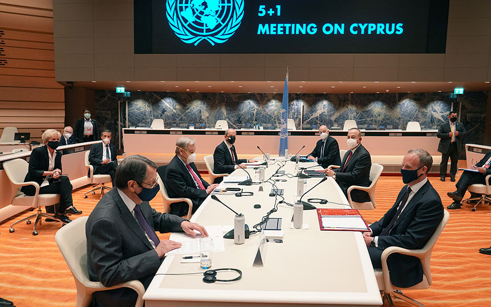 κυπριακό-δύσκολες-συνομιλίες-στη-γεν-561348133