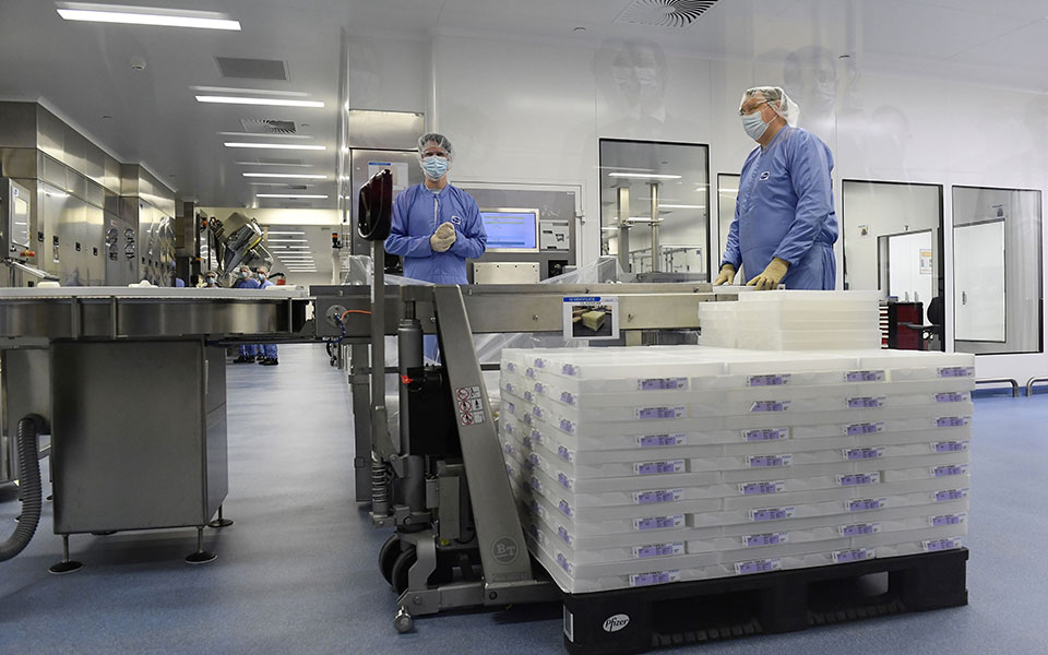 κορωνοϊός-αγορά-εμβολίων-για-μία-διετ-561342397