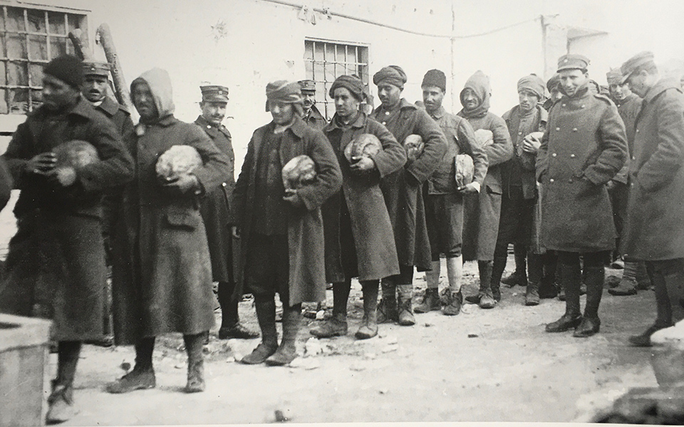 οι-αιχμάλωτοι-πολέμου-στη-μικρά-ασία-π-561325213