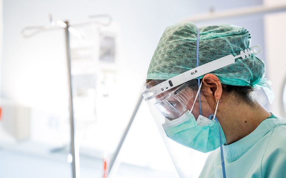 κορωνοϊός-1-955-νέα-κρούσματα-ρεκόρ-θανάτ-561318358