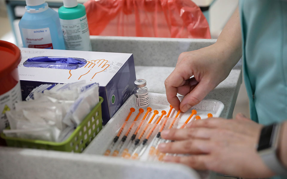 εμβολιασμοί-εντάθηκε-η-πίεση-για-αλλα-561322420