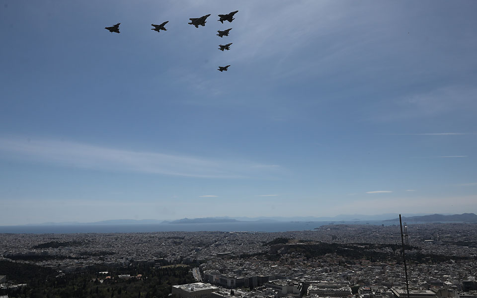 «Ηνίοχος 2021»: Μαχητικά αεροσκάφη πάνω από την Αθήνα-2