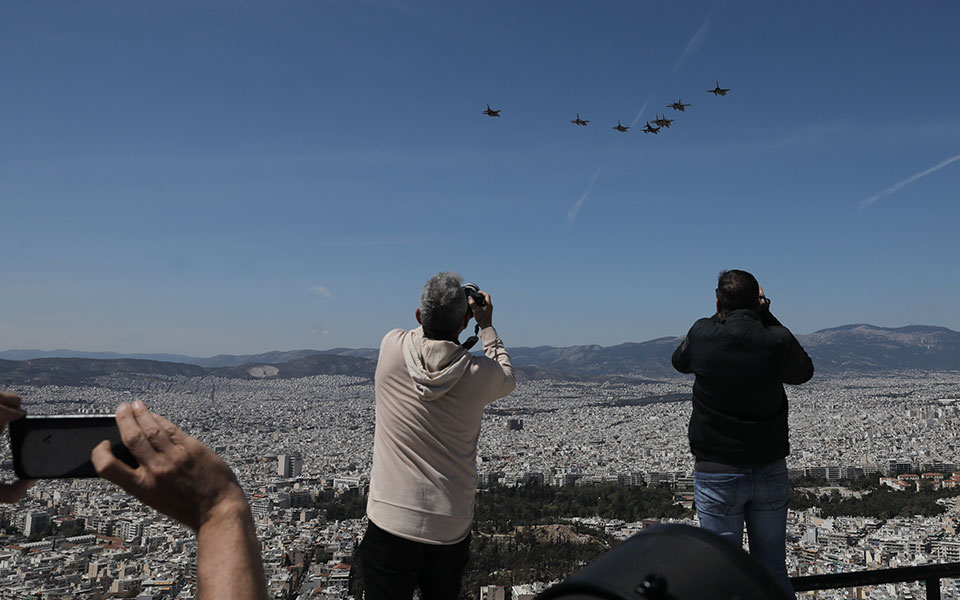 «Ηνίοχος 2021»: Μαχητικά αεροσκάφη πάνω από την Αθήνα-3