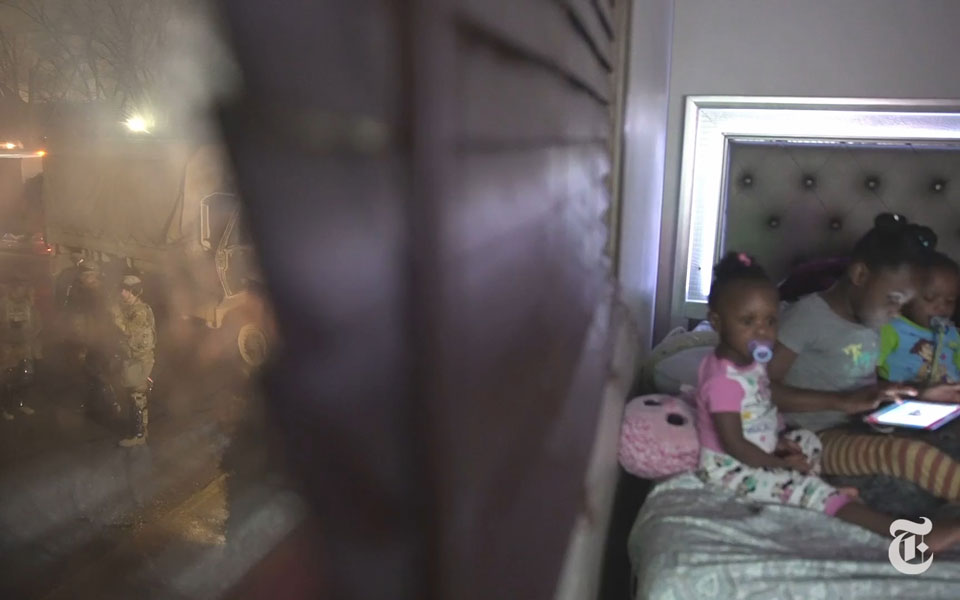 βίντεο-nyt-παγιδευμένοι-στο-χάος-561350188