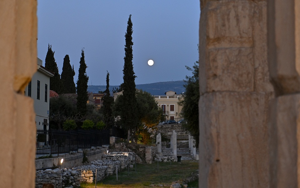 Η Ροζ Πανσέληνος φθάνει απόψε στο μαγευτικό αποκορύφωμά της (εικόνες)-7