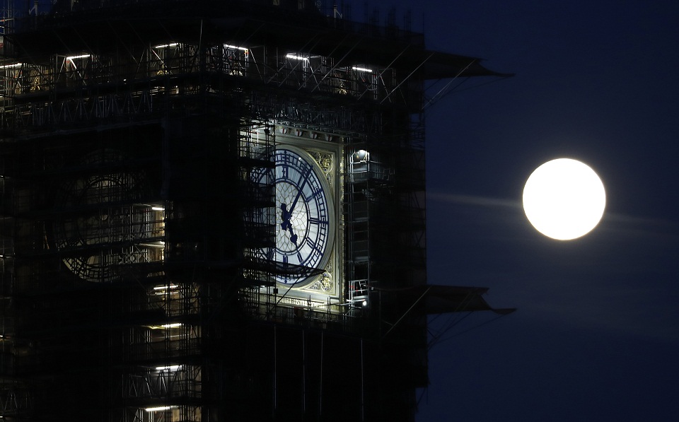 Η Ροζ Πανσέληνος φθάνει απόψε στο μαγευτικό αποκορύφωμά της (εικόνες)-11