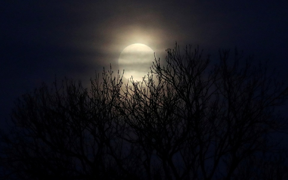 Η Ροζ Πανσέληνος φθάνει απόψε στο μαγευτικό αποκορύφωμά της (εικόνες)-5