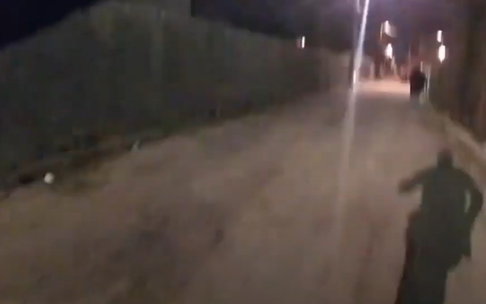 σικάγο-βίντεο-δείχνει-αστυνομικό-να-π-561332494