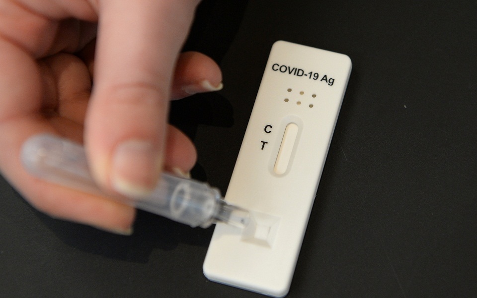 bρετανία-mαζικό-πείραμα-με-self-test-για-αποφυγ-561327805