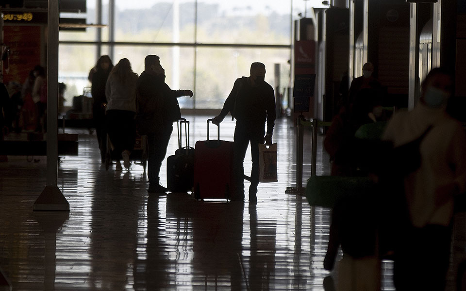 τουρισμός-αγώνας-δρόμου-για-να-ανοίξο-561327538
