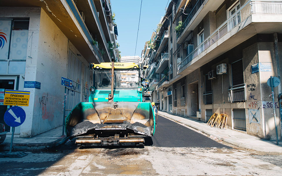 Ασφαλτοστρώθηκαν 78 δρόμοι στις γειτονιές της Αθήνας-2