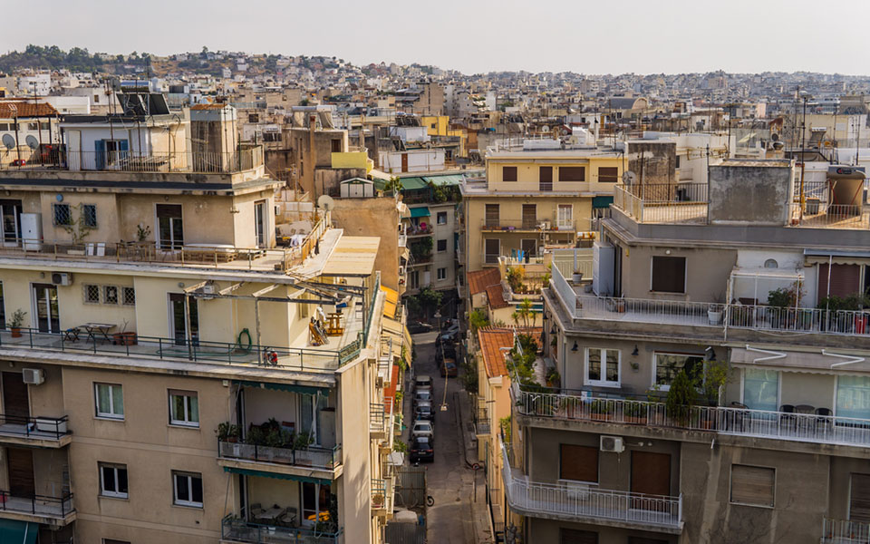 αποκλειστικό-κ-φρένο-στα-αδήλωτα-airbnb-561346777