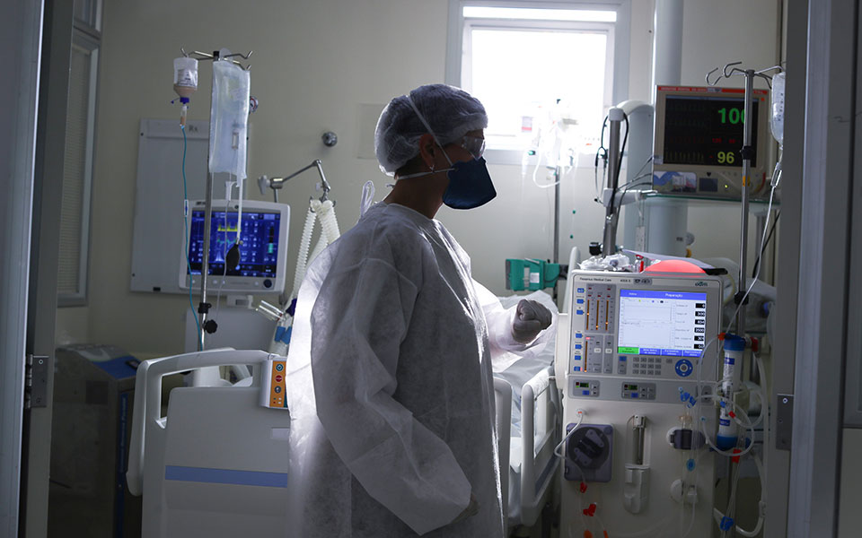 που-μανιασμένη-κόλαση-η-πανδημία-στ-561325516