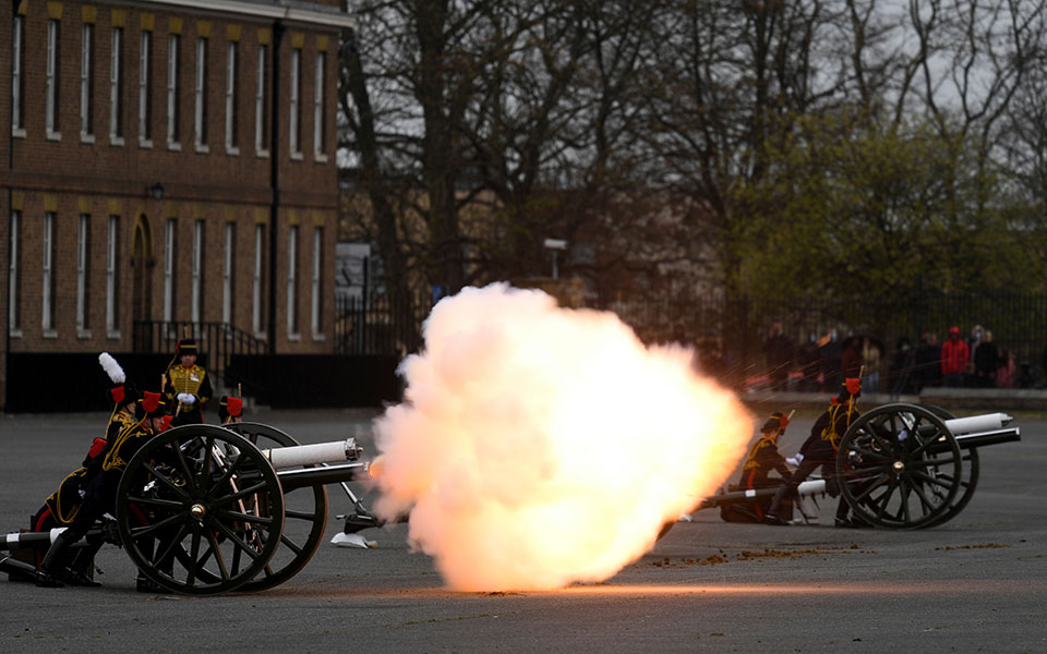 Βρετανία: Τιμητικές βολές στη μνήμη του πρίγκιπα Φιλίππου – Εικόνες-3