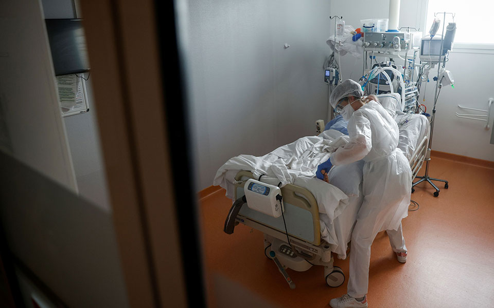 Κορωνοϊός: 3.228 κρούσματα, 776 διασωληνωμένοι, 73 θάνατοι-1