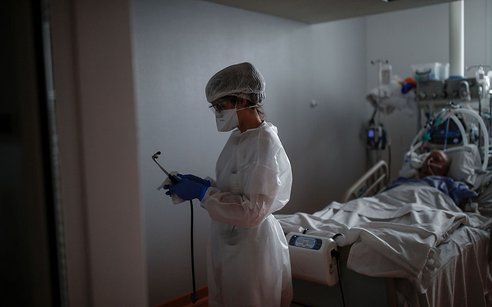 κορωνοϊός-3-228-κρούσματα-776-διασωληνωμένο-561323428