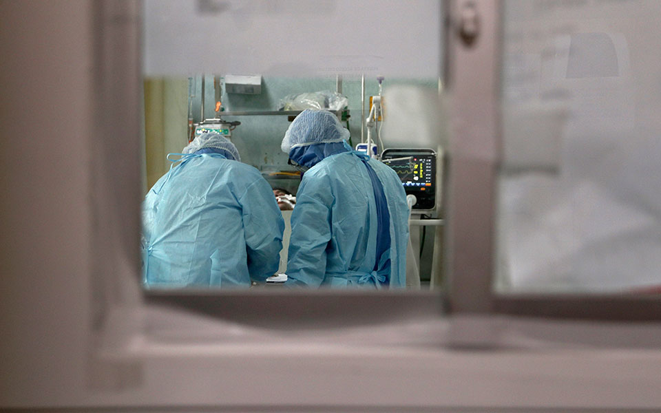 Κορωνοϊός: 3.089 κρούσματα, 809 διασωληνωμένοι, 81 θάνατοι-4
