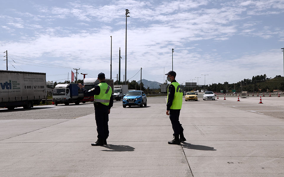 Πάσχα: 13.680 οχήματα βγήκαν από την Αττική σε 5,5 ώρες – 42 επιστροφές-1