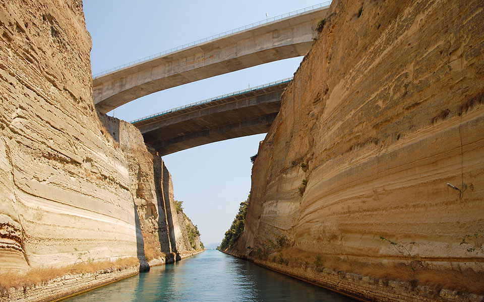 διώρυγα-της-κορίνθου-ένα-σύγχρονο-έργ-561334453