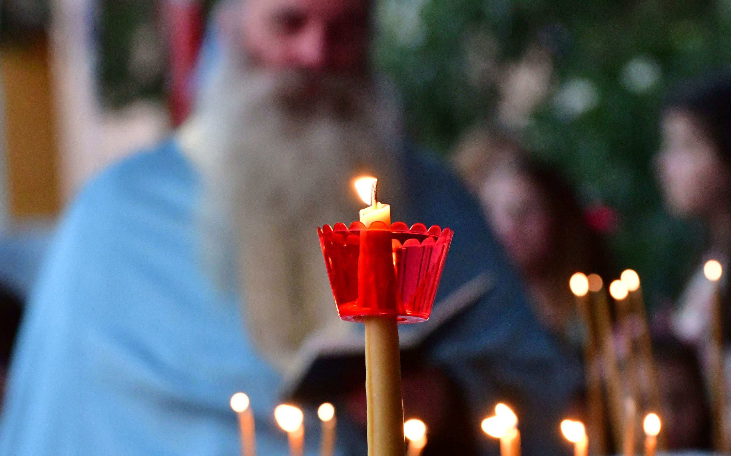 εκκλησίες-χαλαρώνουν-τα-μέτρα-για-την-561326554