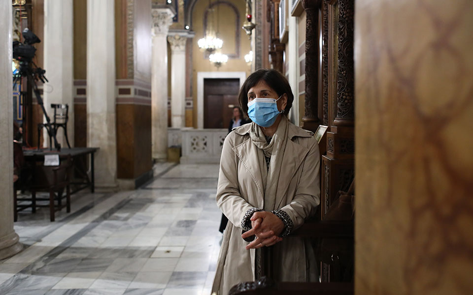 πάσχα-τα-δύο-μέτρα-που-έθεσε-υπόψιν-της-561338602