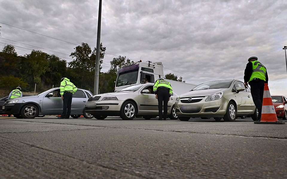 ελ-ασ-εντατικοί-έλεγχοι-στα-σημεία-εξό-561347092