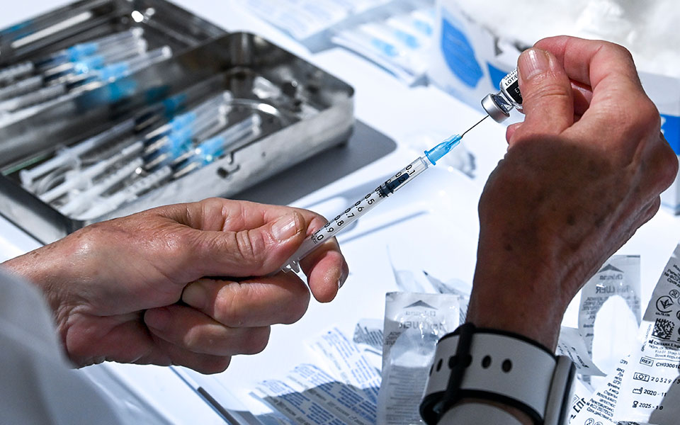 κοντά-στα-3-εκατ-εμβόλια-ποιες-ηλικίε-561344623