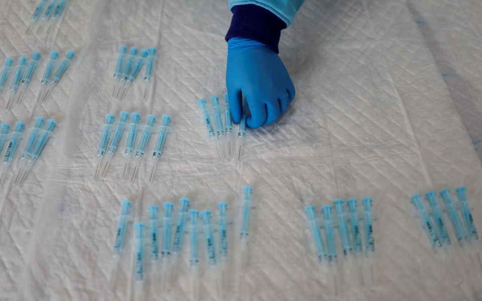 sanofi-θα-παρασκευάζει-δόσεις-του-εμβολίου-561344815