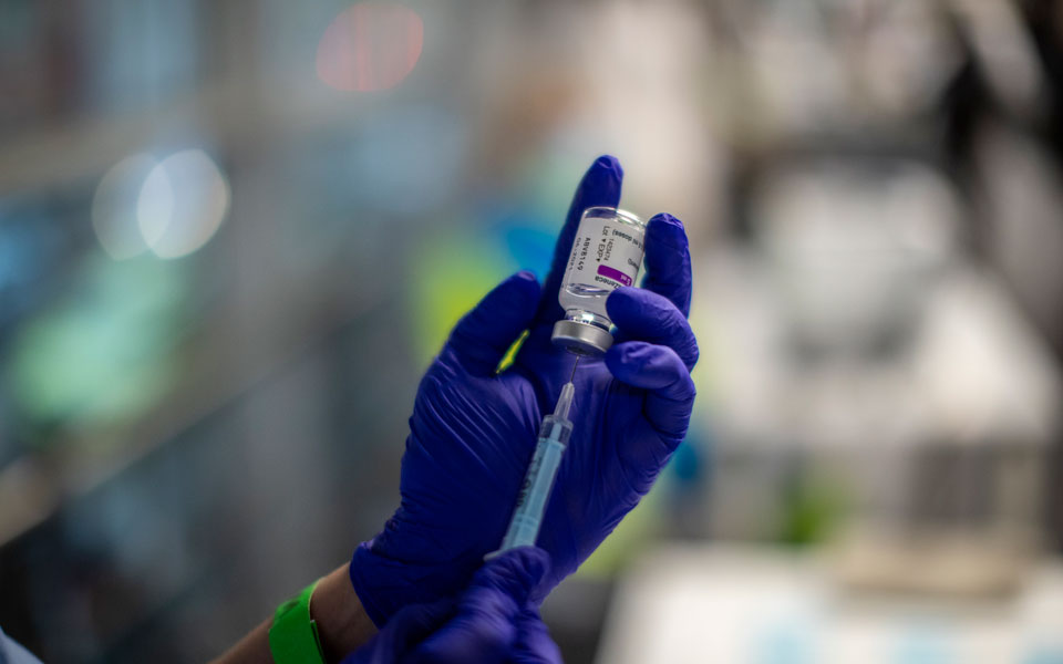 στο-οπλοστάσιο-και-το-εμβόλιο-της-jj-561328186