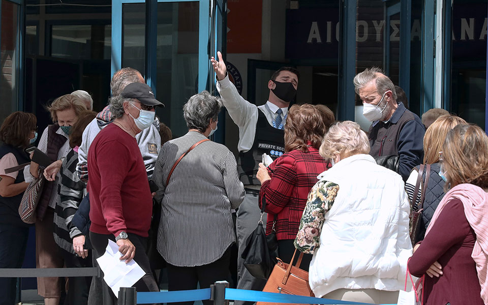 Εμβολιαστικό μομέντουμ από τους 30αρηδες – 40αρηδες-1