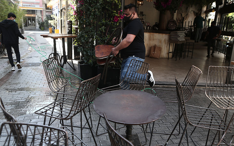 Lockdown: Προς κατάργηση τα sms, ανοίγουν οι μετακινήσεις – Οι ημερομηνίες «κλειδιά»-1