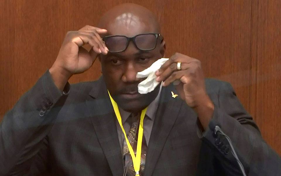 Στιγμές που συγκλόνισαν στη δίκη Φλόιντ-1