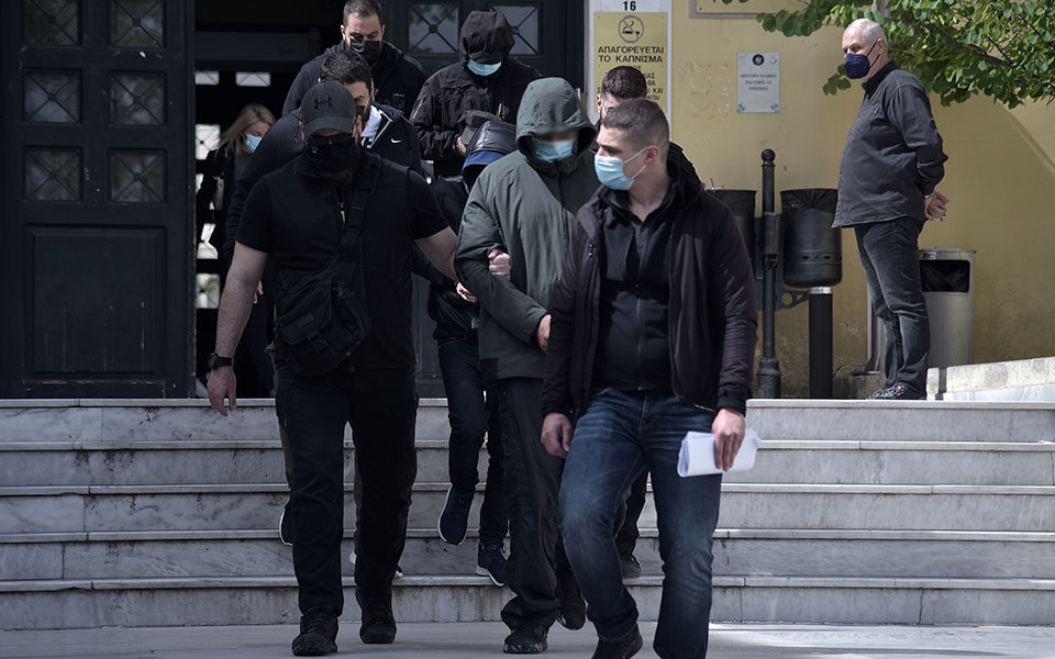 προσωρινά-κρατούμενος-ο-μένιος-φουρθ-561347569