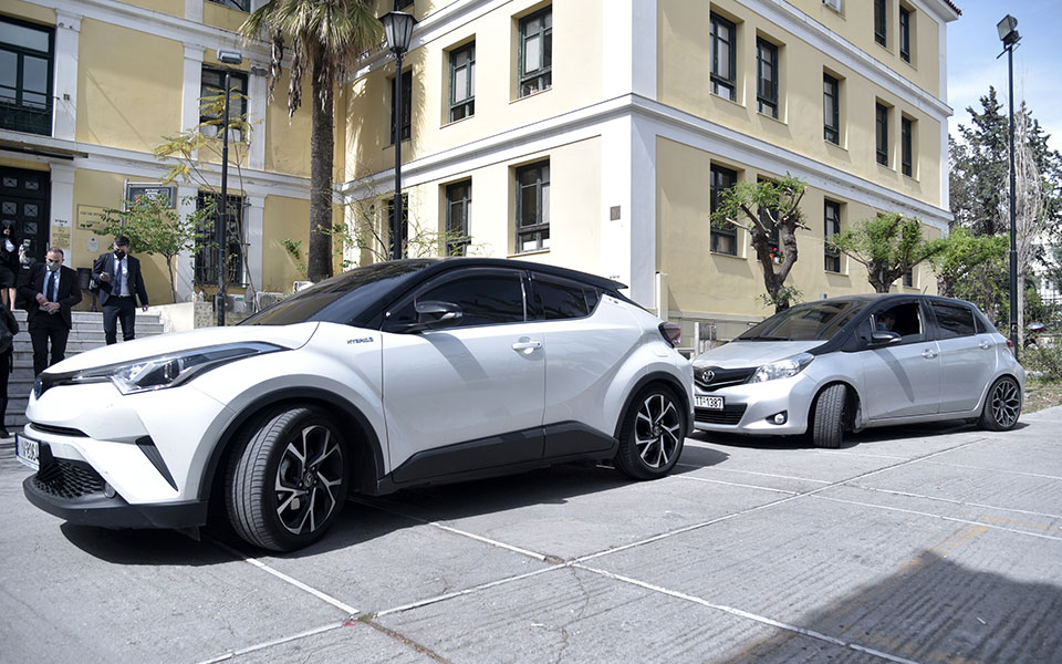 χρυσοχοΐδης-για-φουρθιώτη-δυσώδης-υπ-561347584