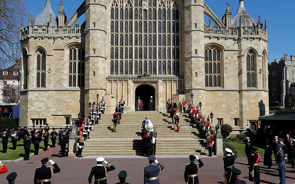 Η βασίλισσα Ελισάβετ αποχαιρέτησε τον πρίγκιπά της-9
