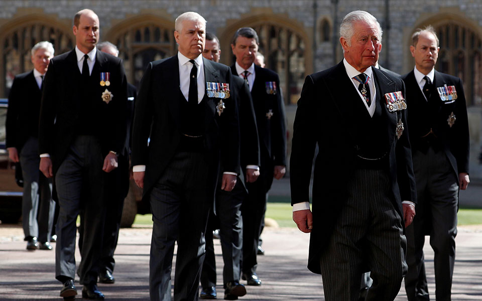 η-μέγκαν-παρακολούθησε-την-κηδεία-του-561335044