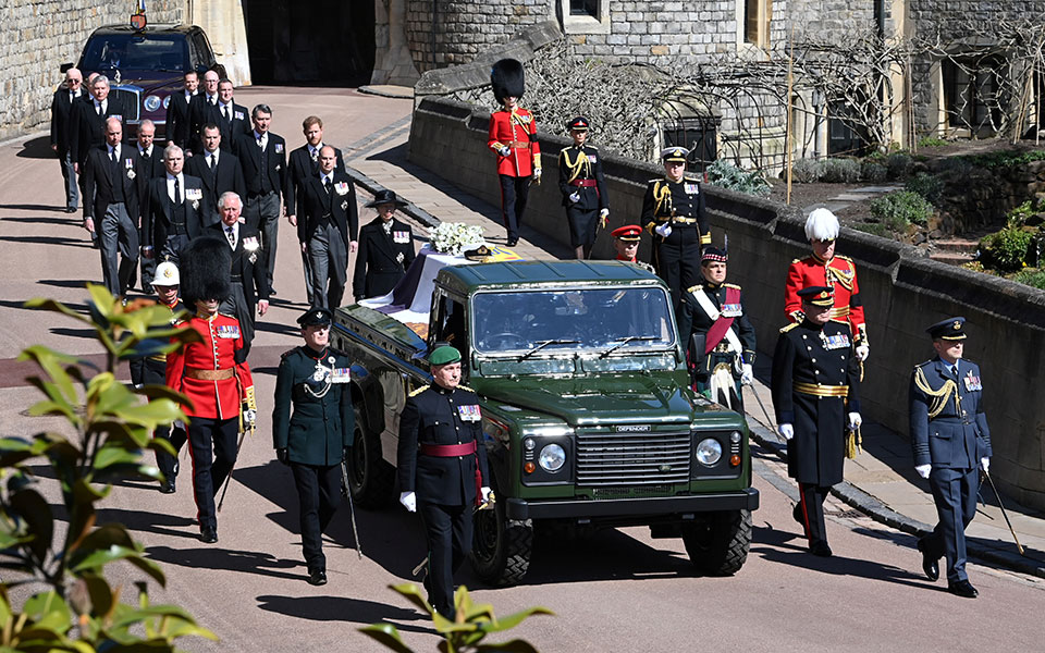 Η βασίλισσα Ελισάβετ αποχαιρέτησε τον πρίγκιπά της-7