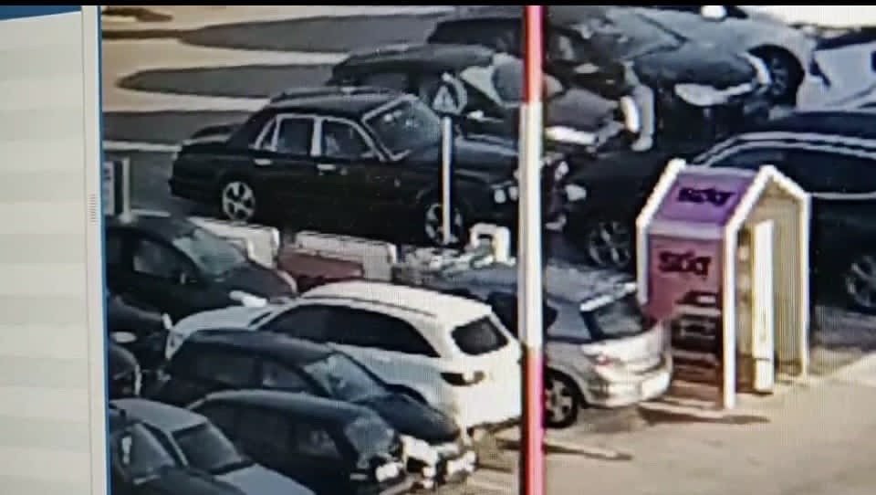 τα-καρέ-που-πρόδωσαν-τη-σπείρα-που-δι-561318988