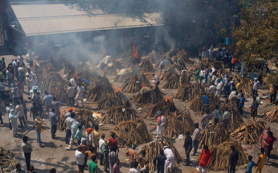 ινδία-αυτοσχέδια-κρεματόρια-για-τα-θύ-561346696