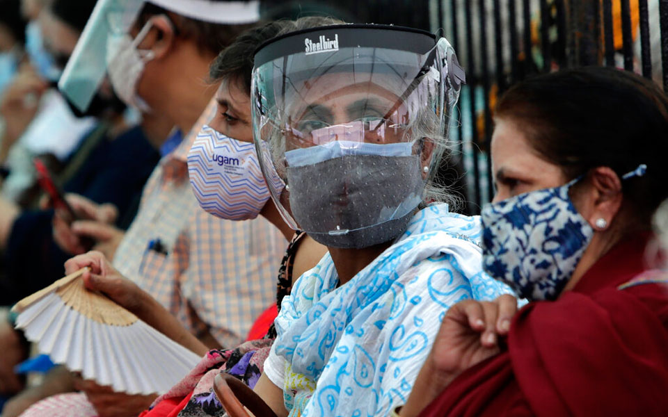 ινδία-νέο-ρεκόρ-κρουσμάτων-καταφθά-561349822