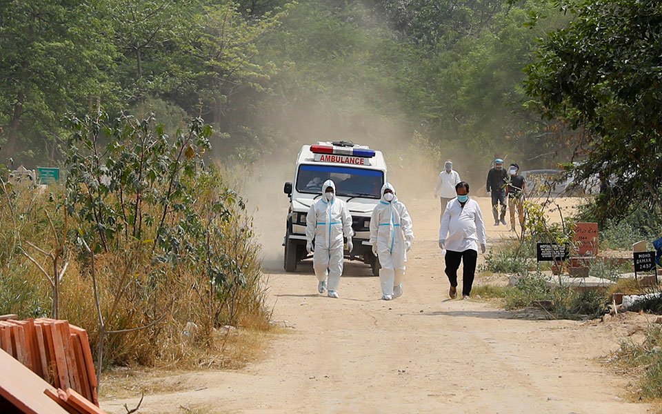 ινδία-άρχισαν-να-φτάνουν-ιατρικές-προ-561345703