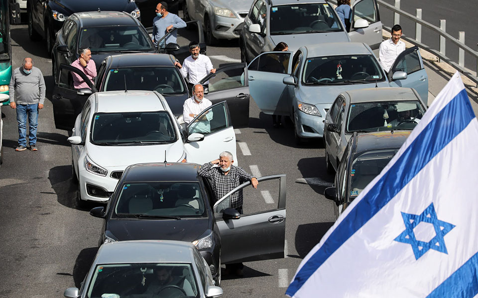 Ισραήλ: «Πάγωσε» ο χρόνος εις μνήμην των θυμάτων του Ολοκαυτώματος (εικόνες)-5