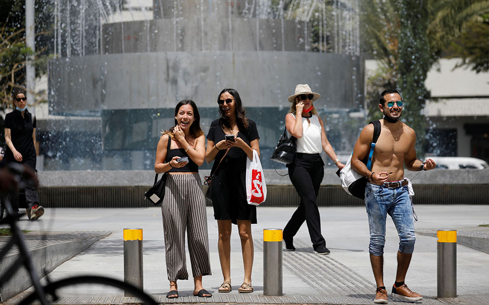 Πέταξαν τις μάσκες οι Ισραηλινοί – Τα σχολεία υποδέχονται ξανά μαθητές (Εικόνες)-3