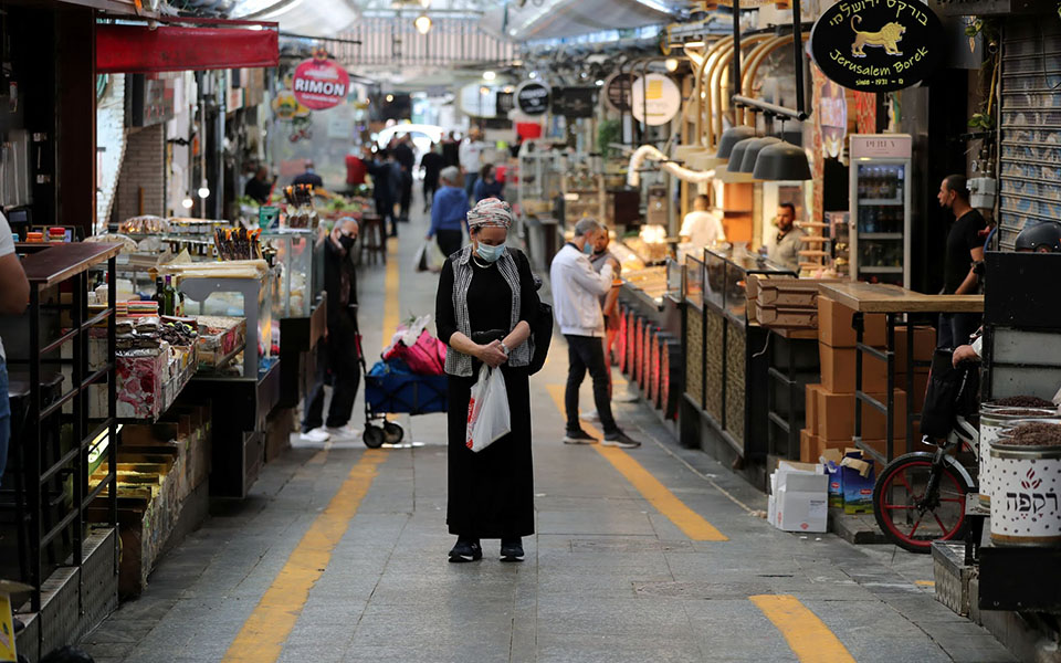 Ισραήλ: «Πάγωσε» ο χρόνος εις μνήμην των θυμάτων του Ολοκαυτώματος (εικόνες)-4