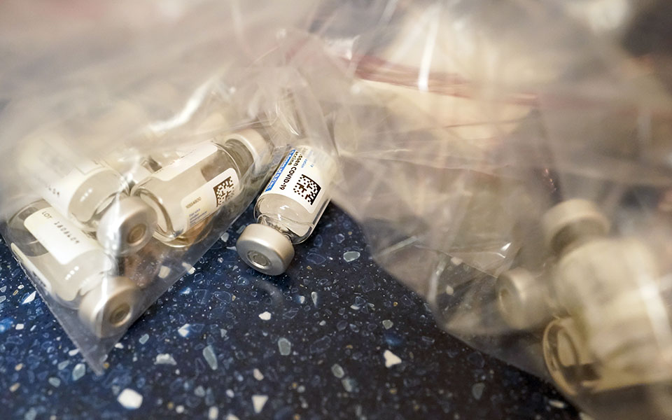 καταστράφηκαν-15-εκατ-δόσεις-εμβολίων-τ-561313840