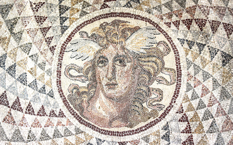 η-μέδουσα-με-το-μελαγχολικό-πρόσωπο-κα-561347293