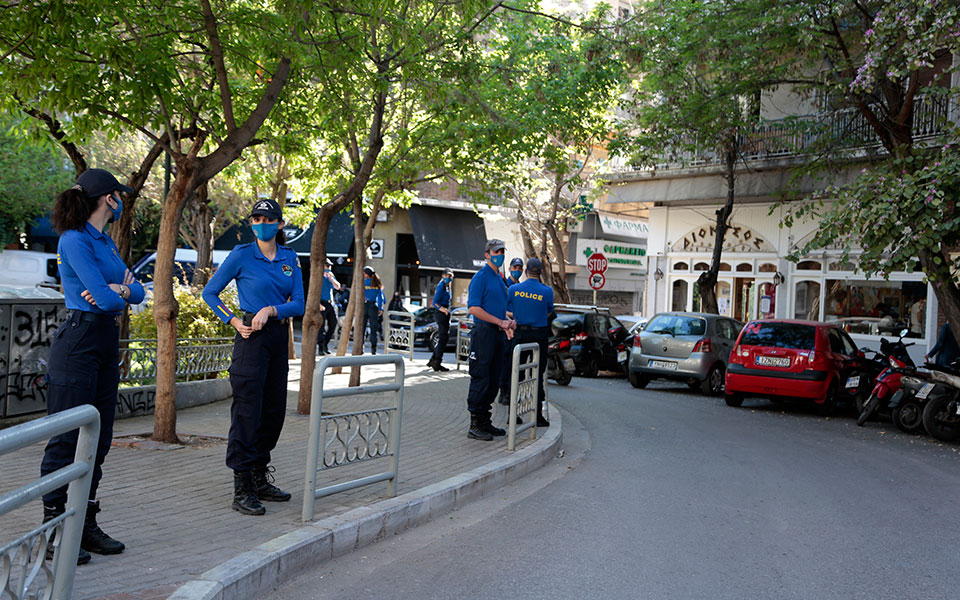 αυστηροί-έλεγχοι-της-ελ-ασ-σε-κυψέλη-κα-561341626